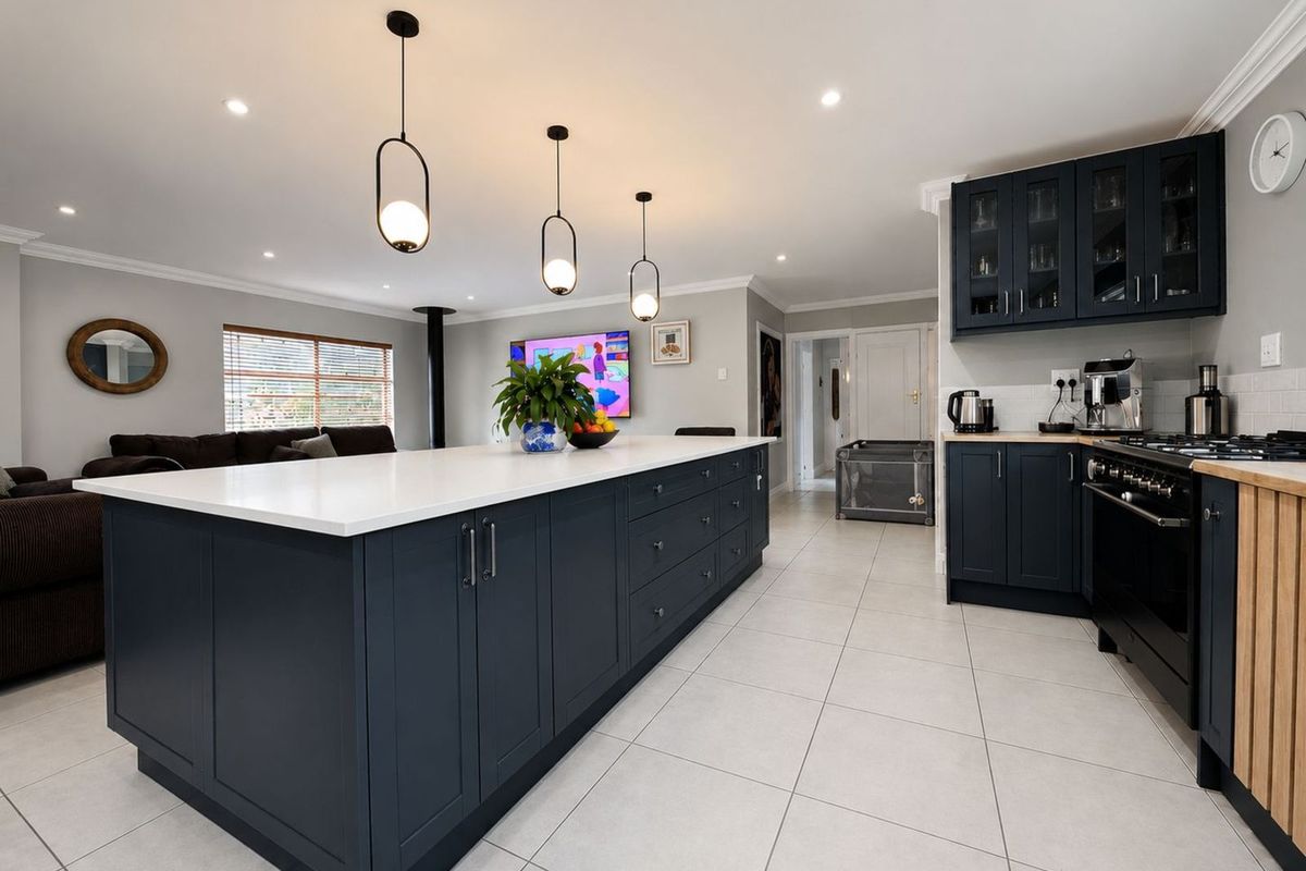House For Sale in Secunda Central - Photo 2