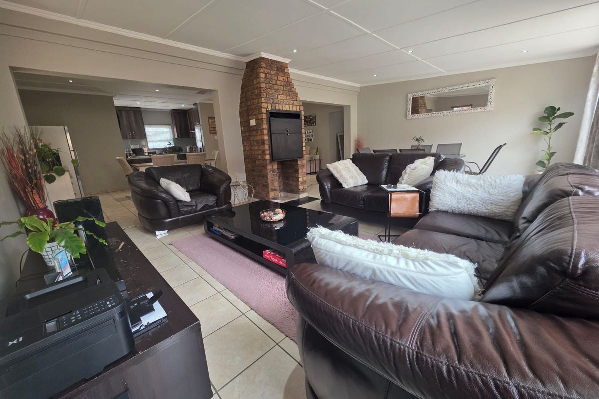 Townhouse For Sale in Carters Glen - Photo 5