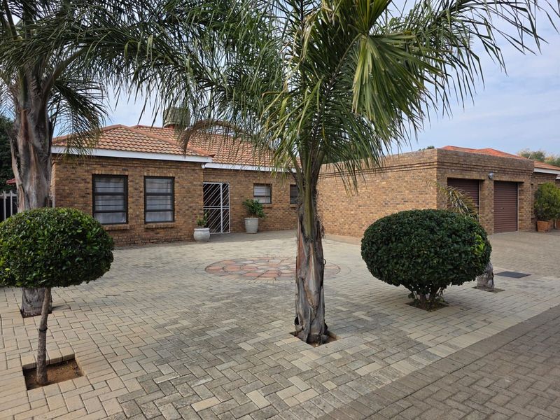 Townhouse For Sale in Carters Glen - Photo 1