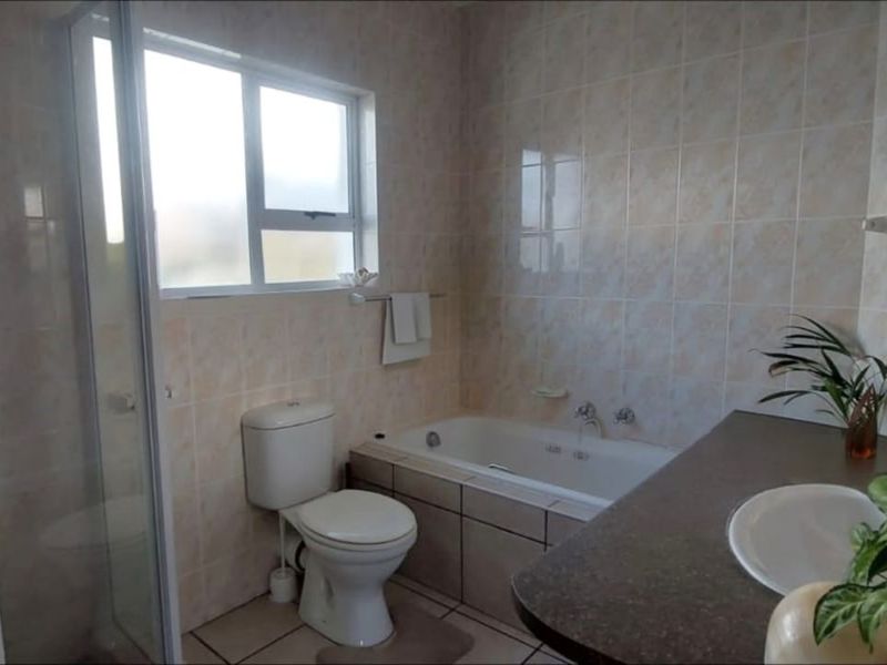 House For Sale in Mansfield - Photo 10