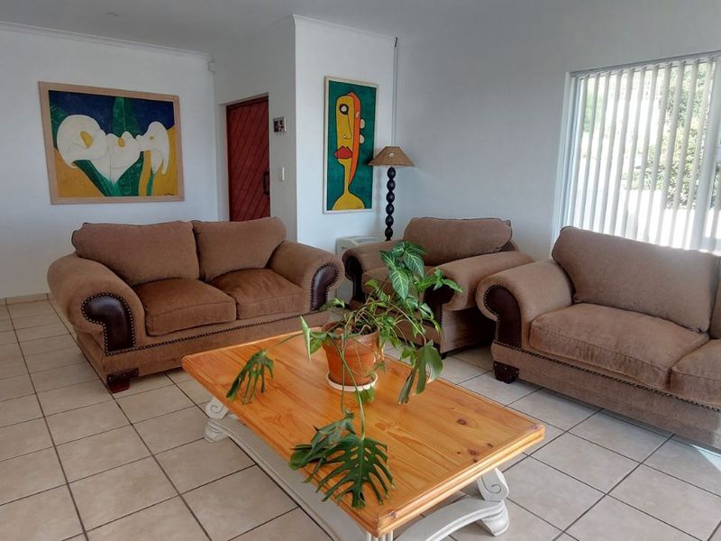 House For Sale in Mansfield - Photo 3