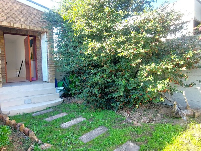 House For Sale in Mansfield - Photo 2