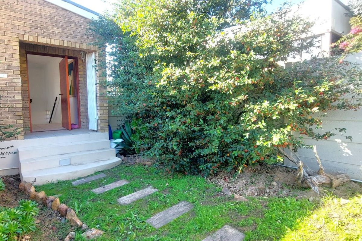 House For Sale in Mansfield - Photo 2