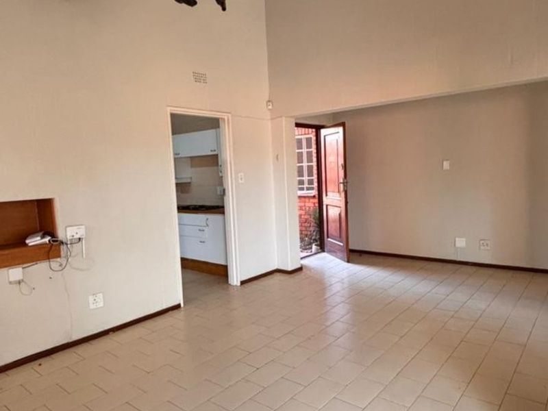 Townhouse For Sale in Corlett Gardens - Photo 6