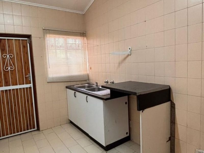 Townhouse For Sale in Corlett Gardens - Photo 10