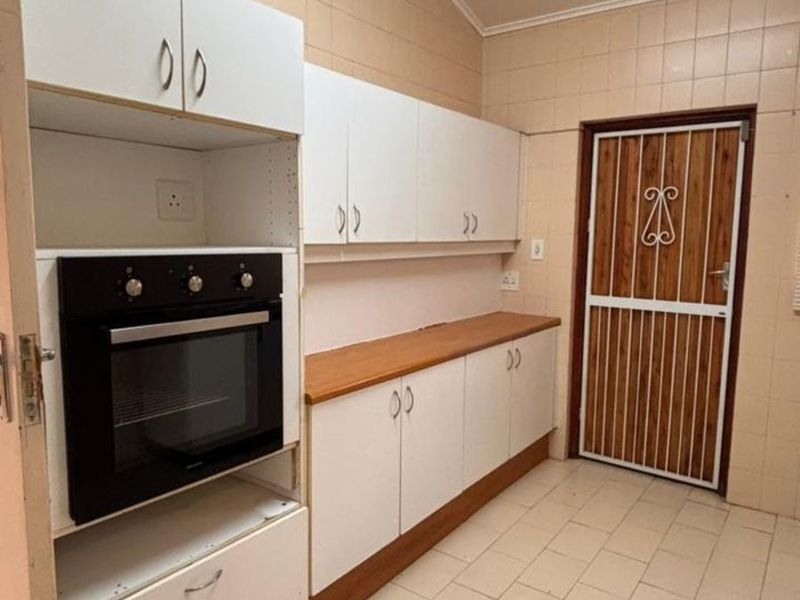 Townhouse For Sale in Corlett Gardens - Photo 8
