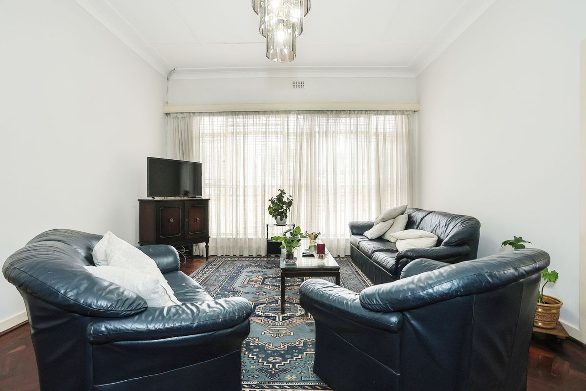 House For Sale in Highlands North - Photo 5