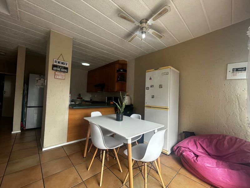 Apartment To Rent in Lonehill - Photo 2