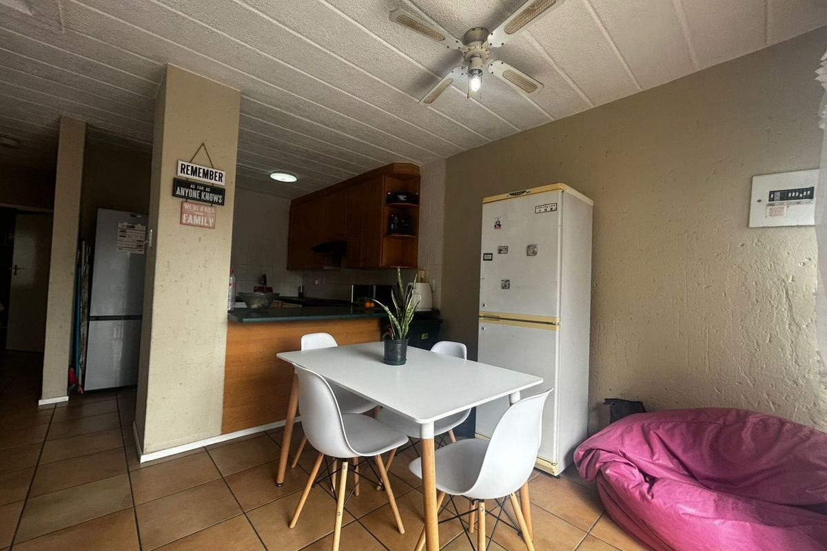 Apartment To Rent in Lonehill - Photo 2
