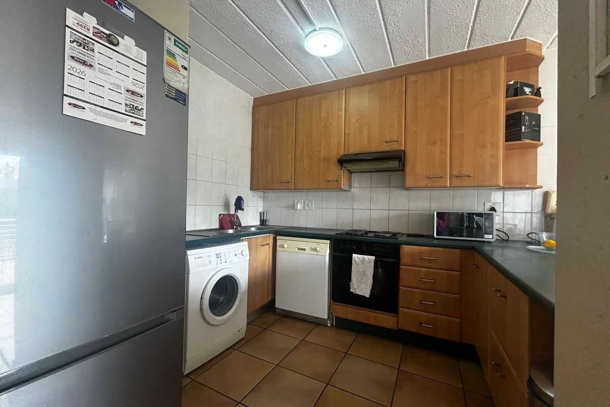 Apartment To Rent in Lonehill - Photo 5