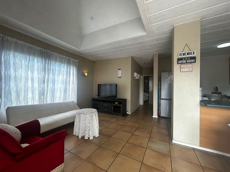 Apartment To Rent in Lonehill - Photo 3