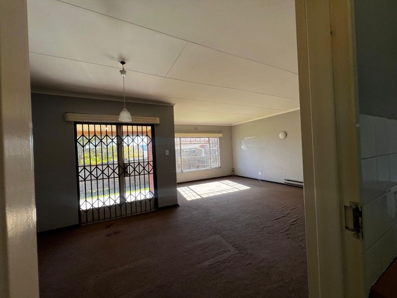House For Sale in Volksrust Central - Photo 10