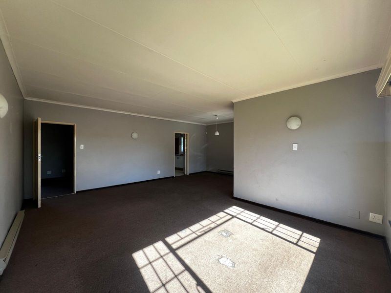 House For Sale in Volksrust Central - Photo 9