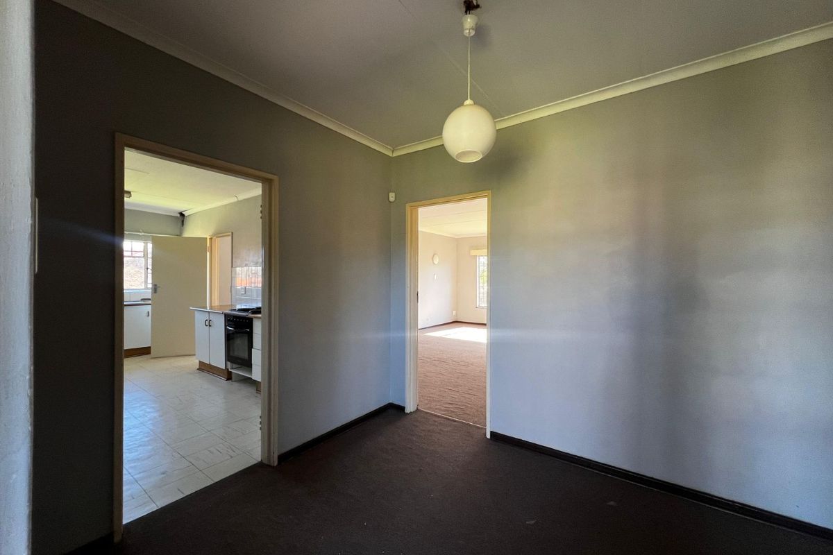 House For Sale in Volksrust Central - Photo 5