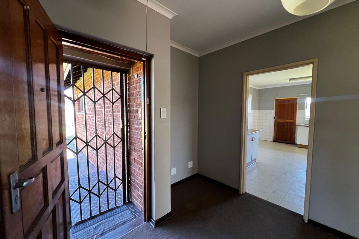 House For Sale in Volksrust Central - Photo 4