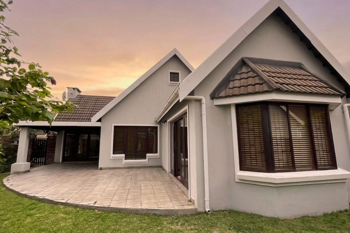 House For Sale in The Island - Photo 2