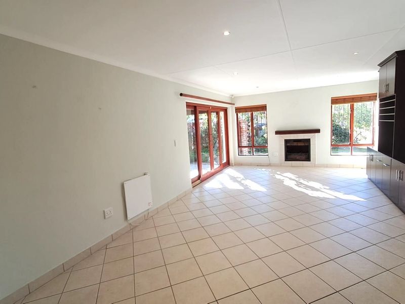 House For Sale in The Island - Photo 9