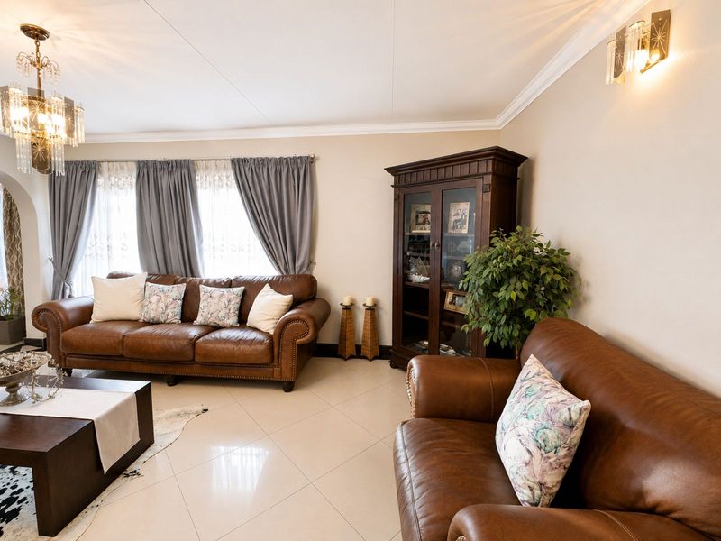 House For Sale in Secunda Central - Photo 5