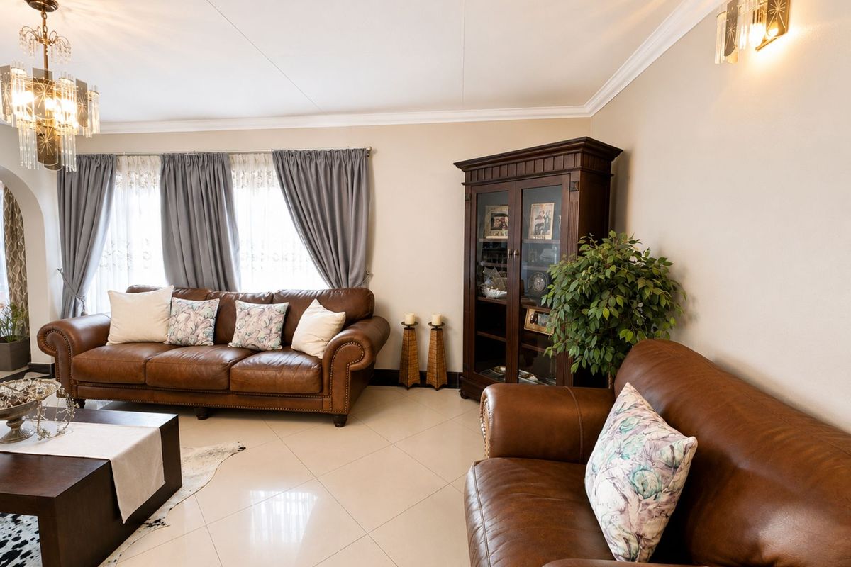 House For Sale in Secunda Central - Photo 5