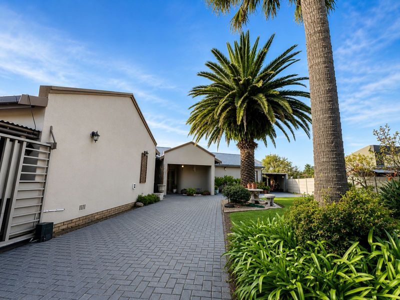House For Sale in Secunda Central - Photo 2