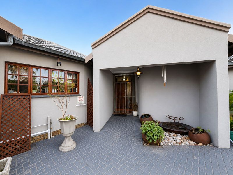 House For Sale in Secunda Central - Photo 3