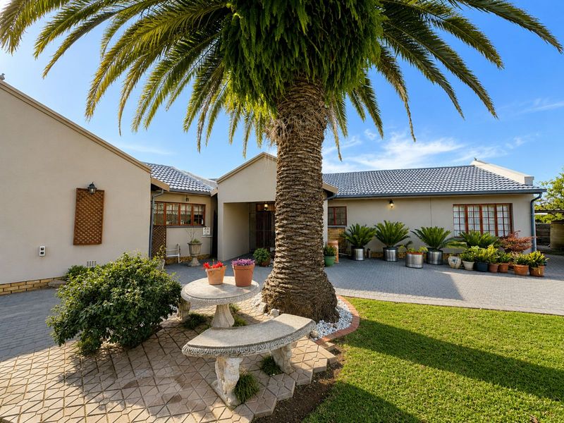 House For Sale in Secunda Central - Photo 1