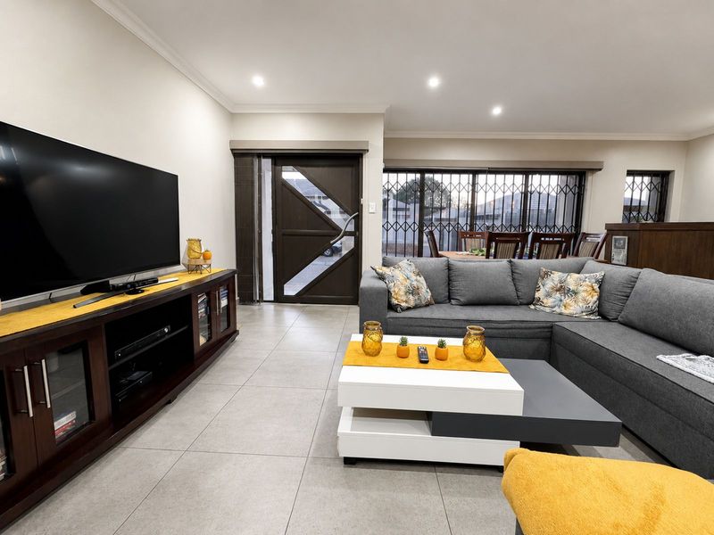 House For Sale in Secunda Central - Photo 2