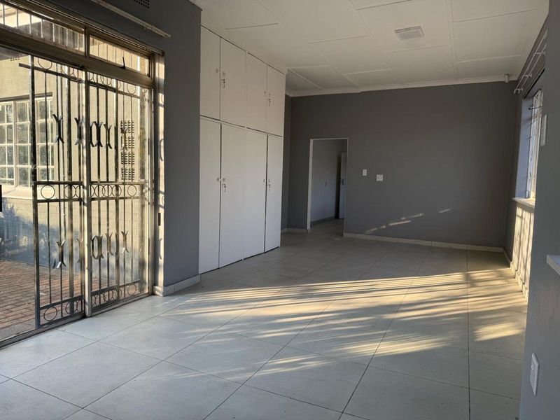 House To Rent in Sydenham - Photo 9