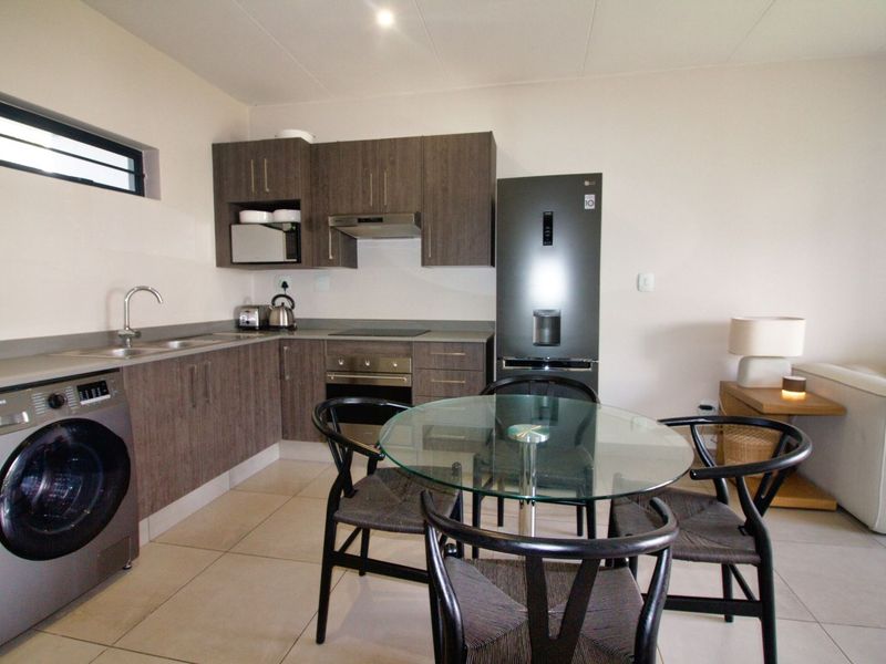 Apartment For Sale in Bryanston - Photo 6