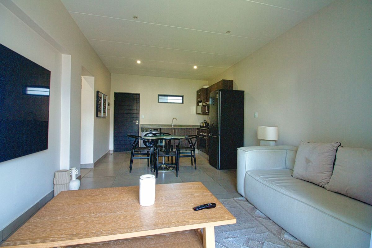 Apartment For Sale in Bryanston - Photo 3