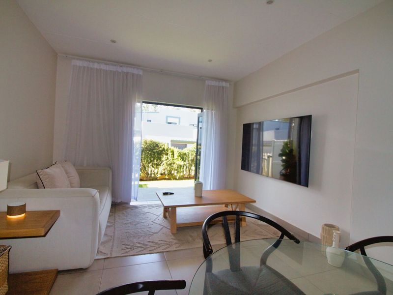 Apartment For Sale in Bryanston - Photo 4