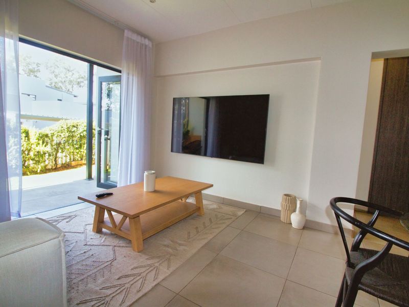 Apartment For Sale in Bryanston - Photo 2