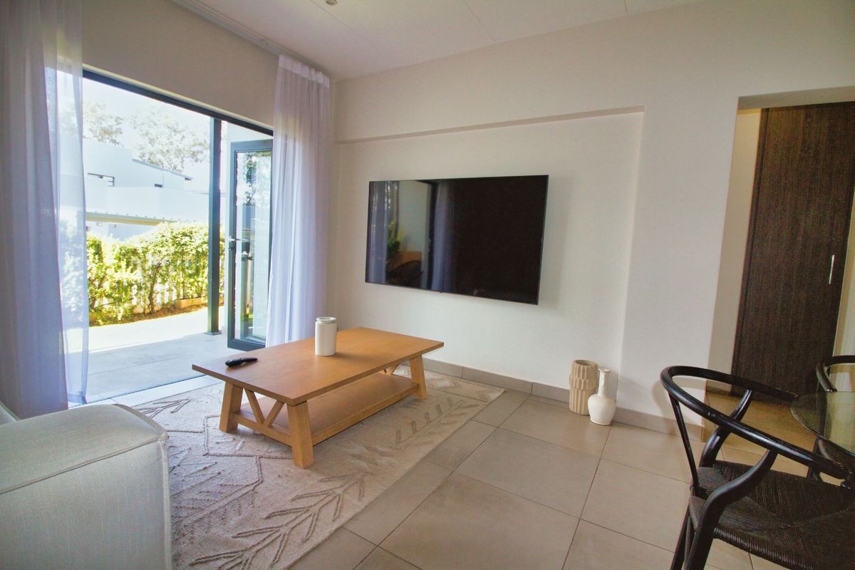 Apartment For Sale in Bryanston - Photo 2