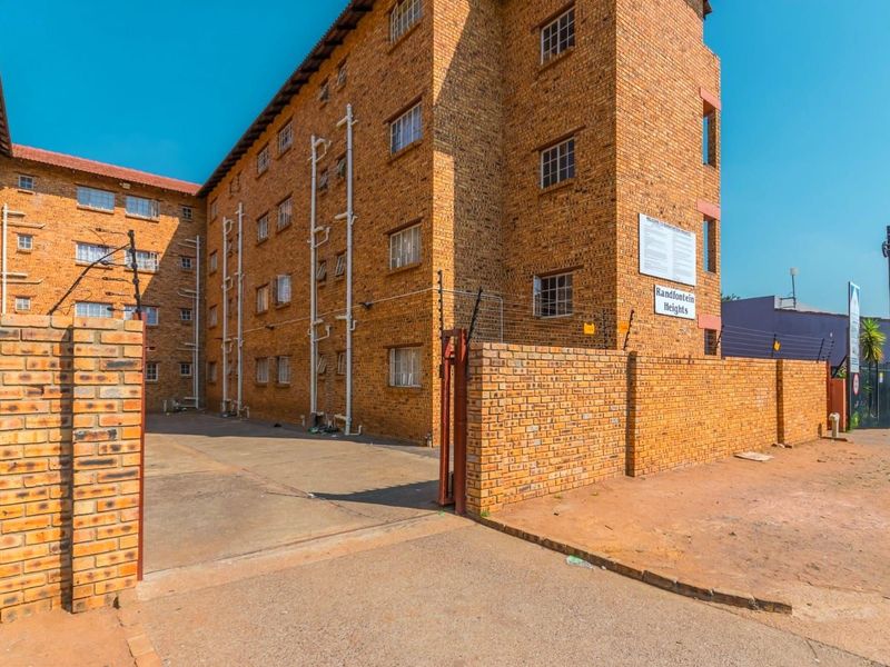 Apartment For Sale in Randfontein Central - Photo 2