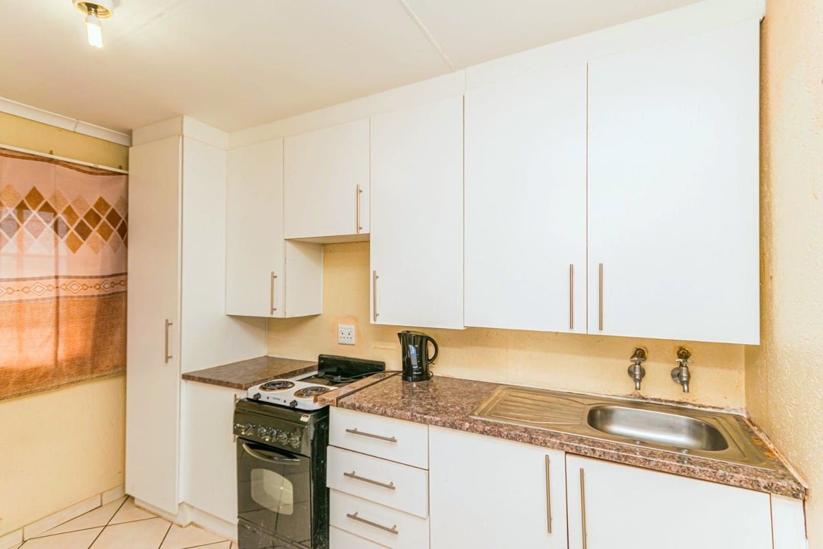 Apartment For Sale in Randfontein Central - Photo 4