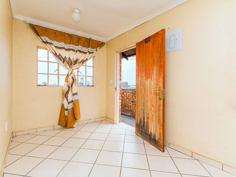 Apartment For Sale in Randfontein Central - Photo 3