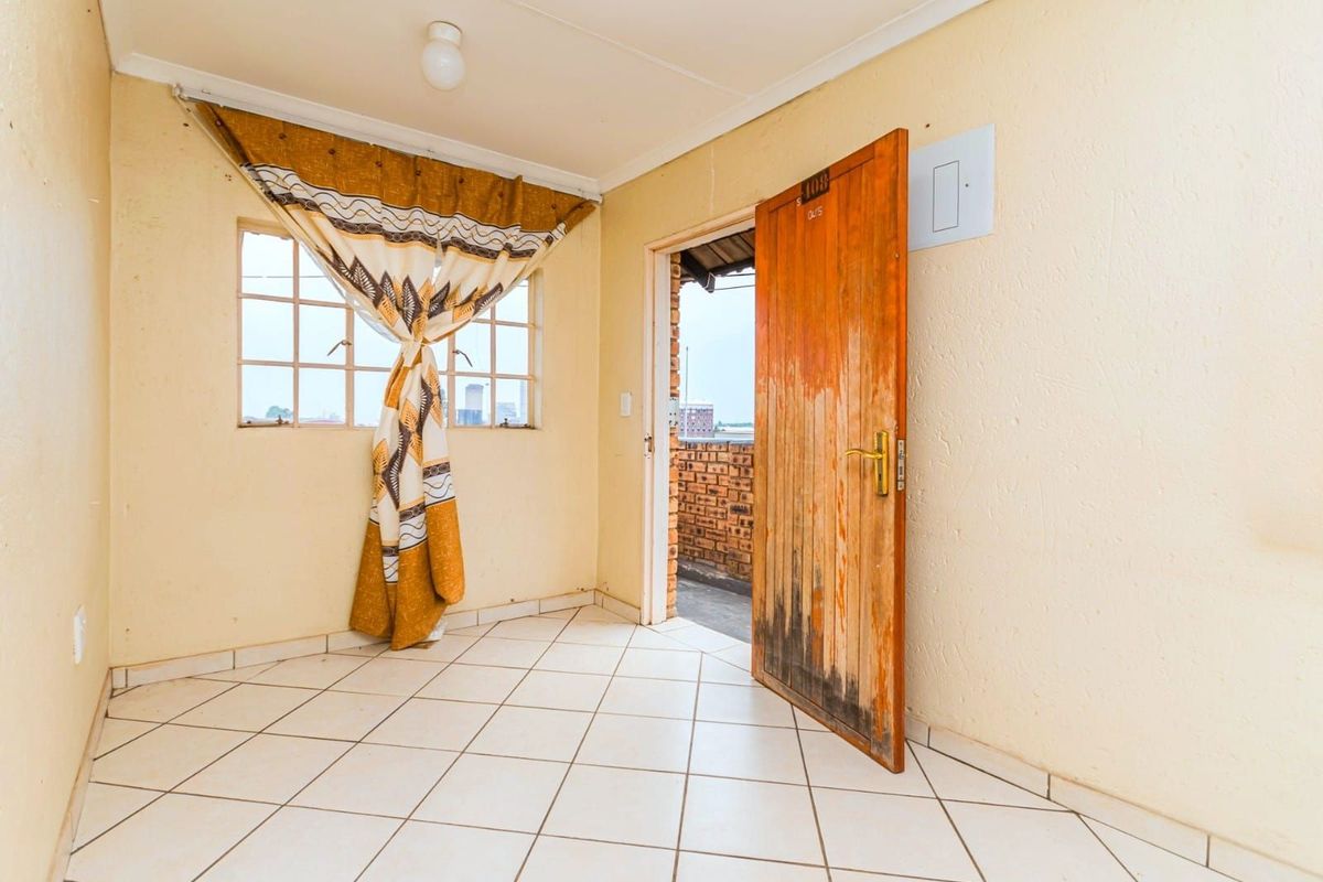 Apartment For Sale in Randfontein Central - Photo 3