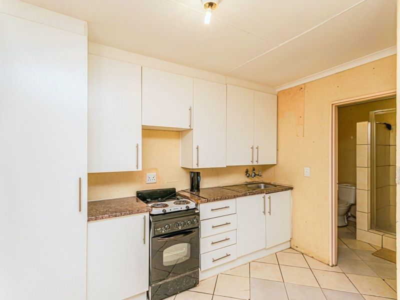 Apartment For Sale in Randfontein Central - Photo 5