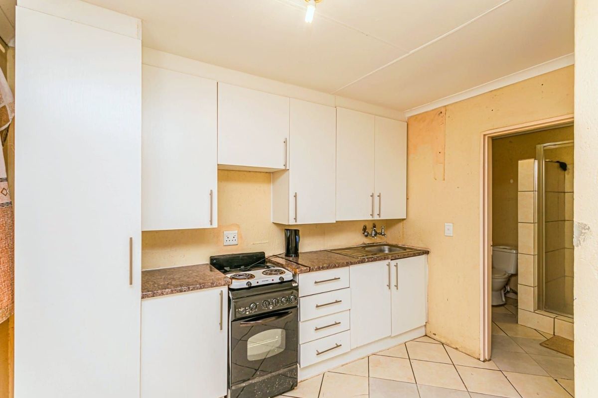 Apartment For Sale in Randfontein Central - Photo 5