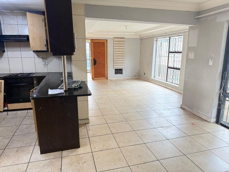 House For Sale in Pretoria West - Photo 9