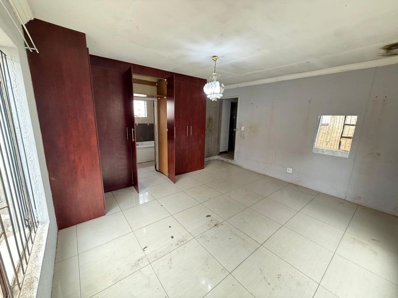 House For Sale in Pretoria West - Photo 5