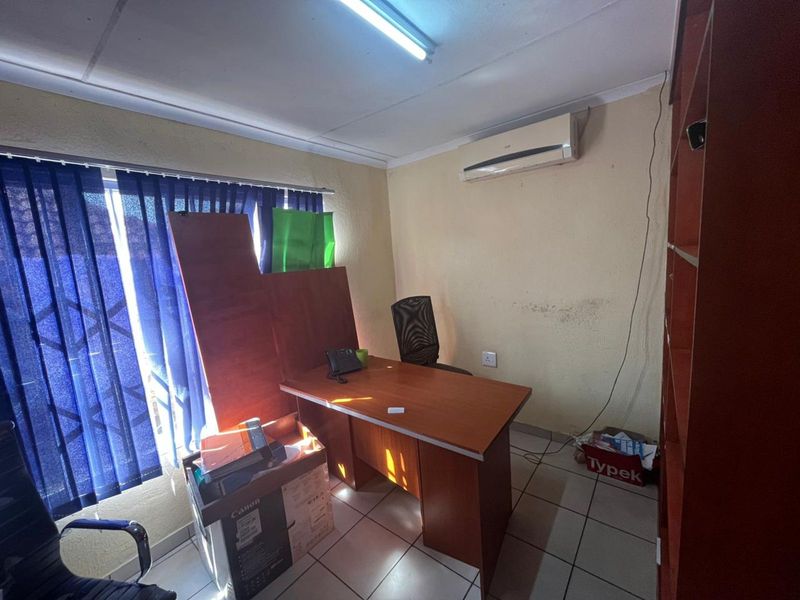 Business To Rent in Burgersfort Central - Photo 2