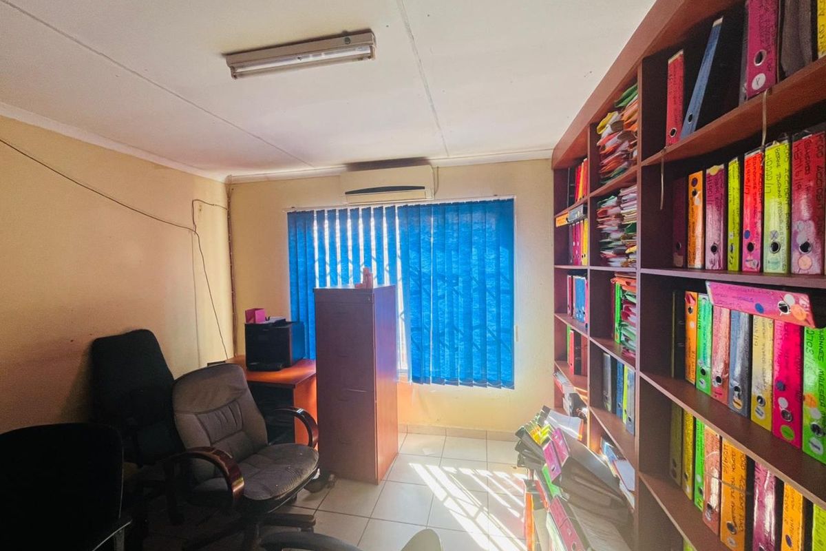 Business To Rent in Burgersfort Central - Photo 2