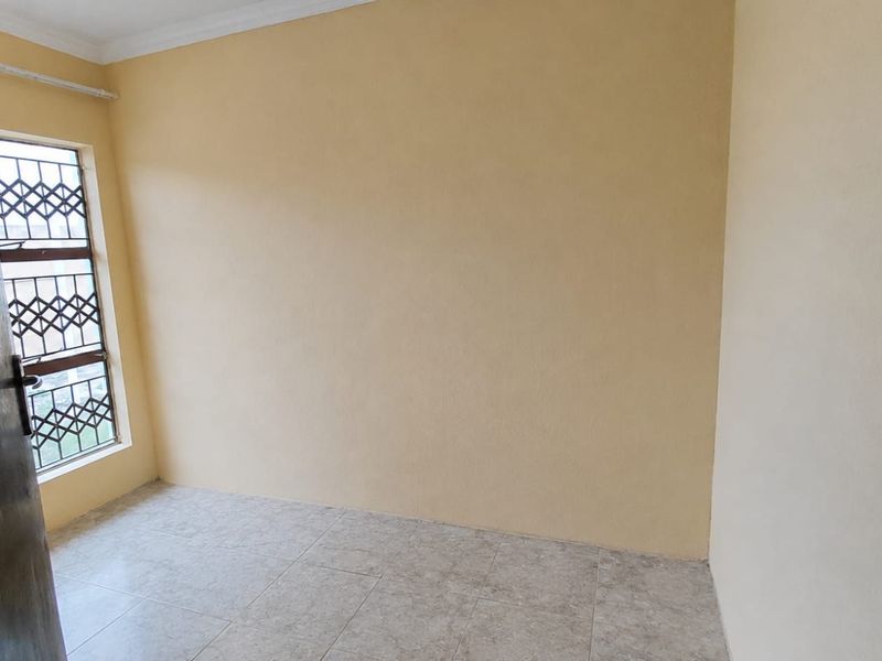 House For Sale in Emdo Park - Photo 4