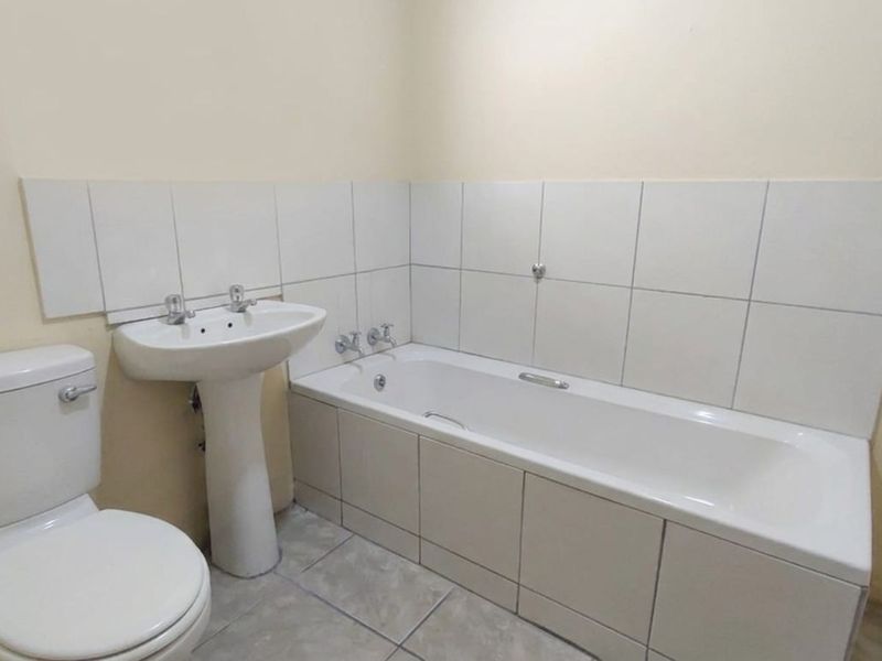 House For Sale in Emdo Park - Photo 8