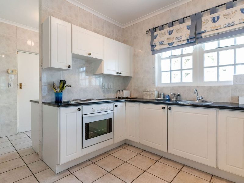 House For Sale in Kronenzicht - Photo 8