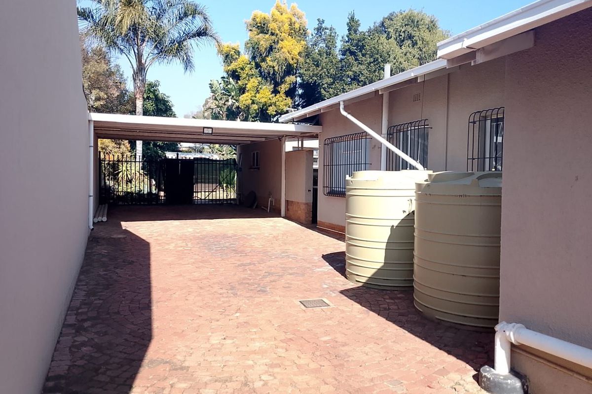 House For Sale in Queenswood - Photo 3