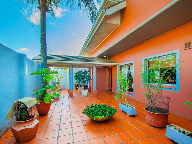 House For Sale in Auckland Park - Photo 2