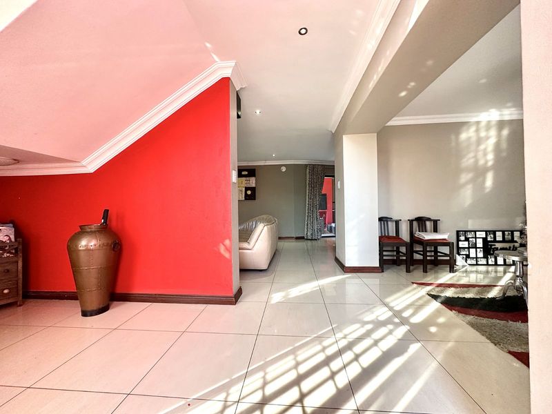House For Sale in Theresapark - Photo 3