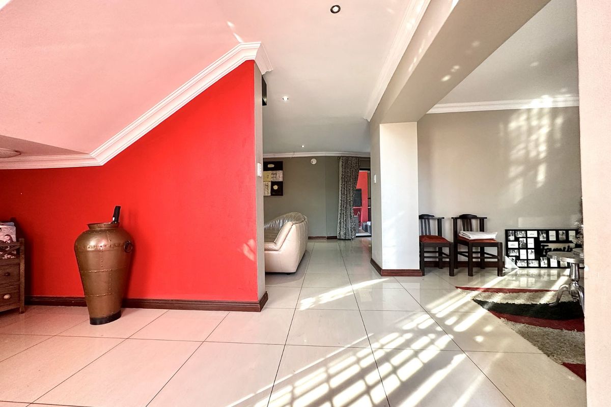 House For Sale in Theresapark - Photo 3